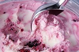 Glace à la rose et aux loukoums